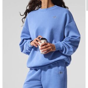 ALO Yoga Women’s accolade crewneck